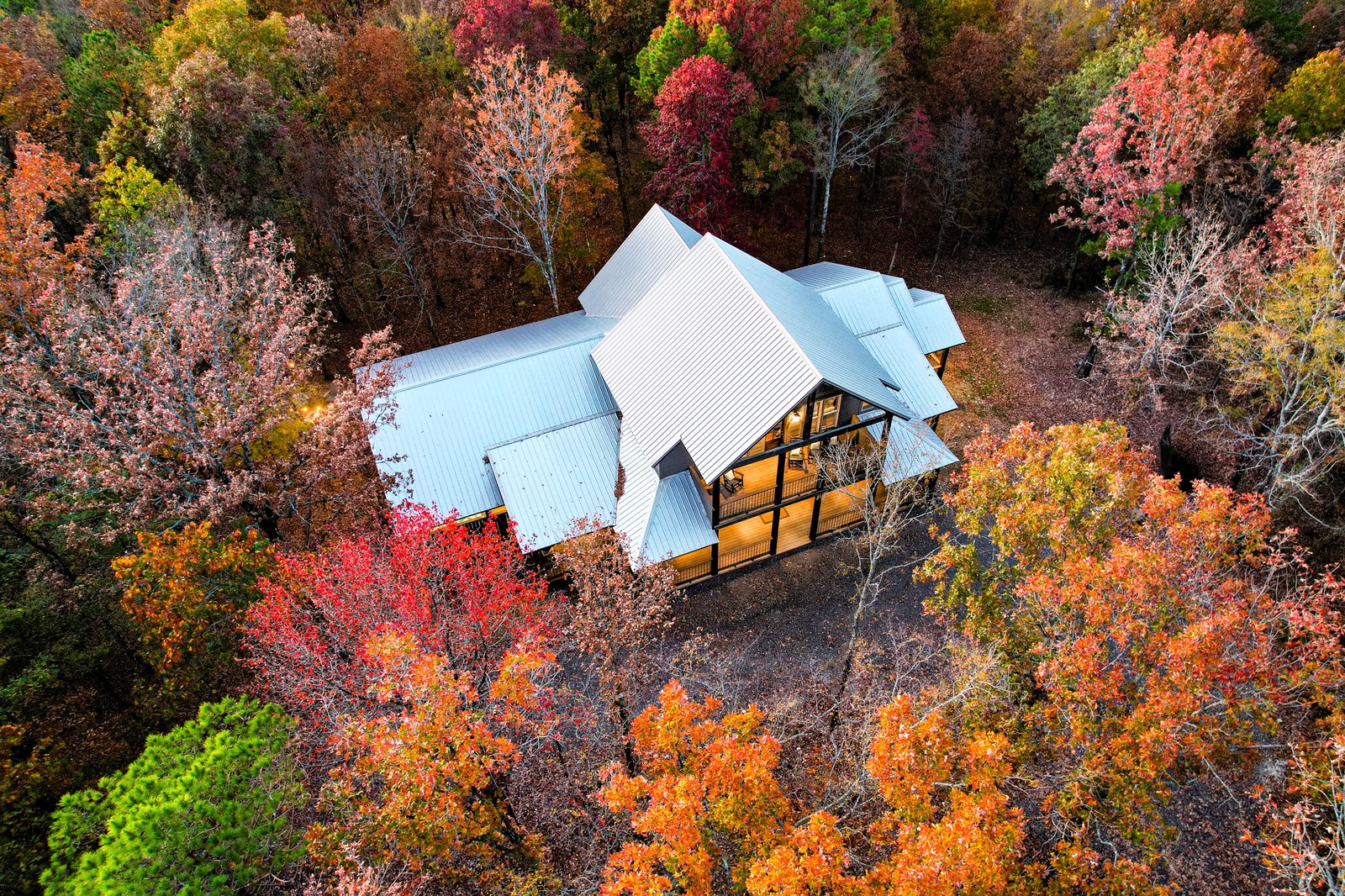Airbnb vs. VRBO: Broken Bow OK Cabin Rentals & Fees Compared