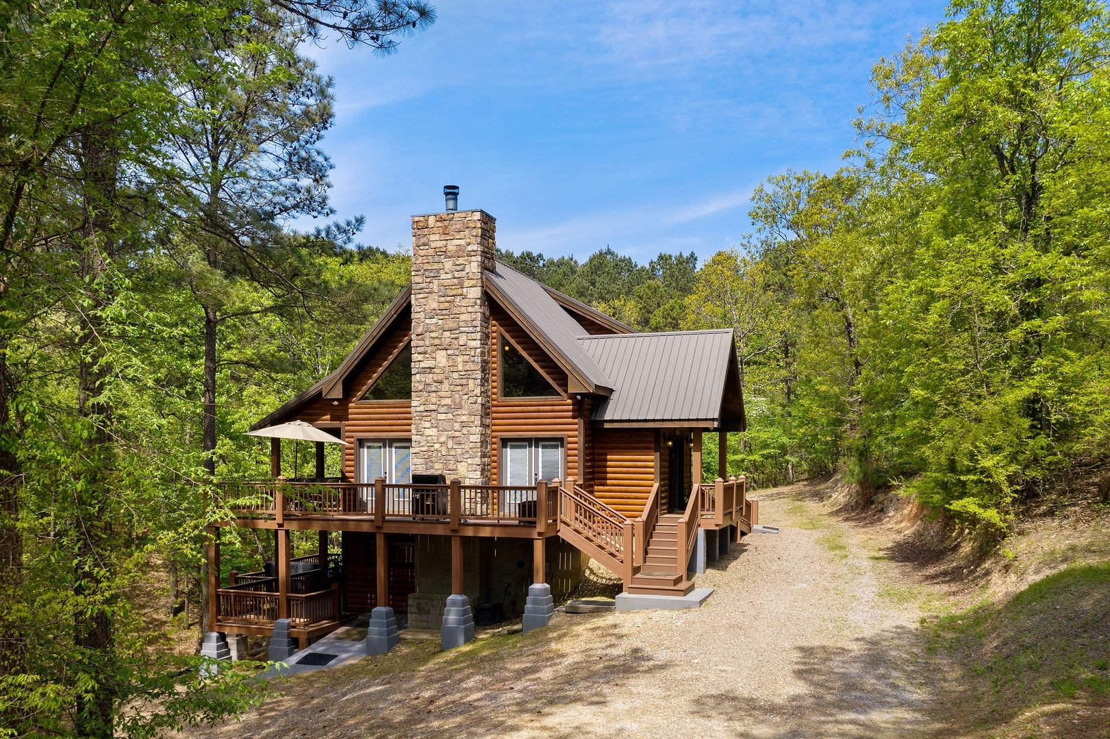 Last Minute vs. Advance Booking for Broken Bow OK Cabin Rentals