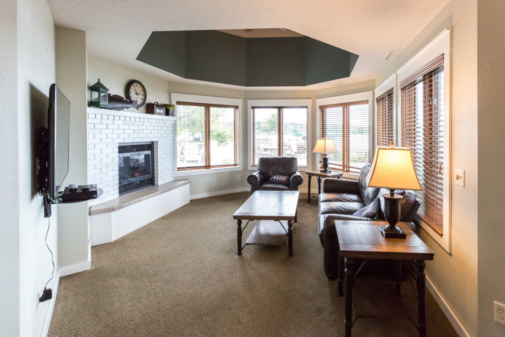 Property Tour: Gull Lake Beach Resorts’ Bay Colony Unit 761 (Lower)